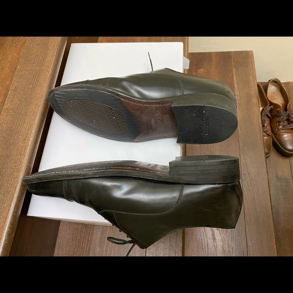 A pair of classic black Oxford by Regal. - Picture 7 of 7